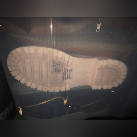 Michael Kors Light Pink Winter Boots - Picture 13 of 13